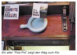 Gort - Pub - Ein Pisspot zeigt den Weg zum Klo