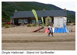 Dingle Sandstrand - Stand mit Surfbretter